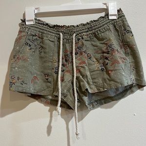 Small Roxy shorts